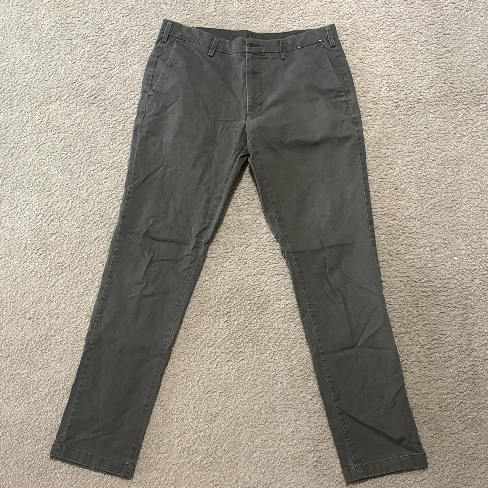 Uniqlo chino Men's Gray Pants